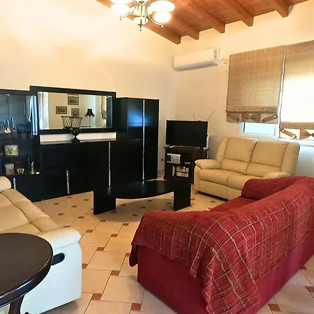 Sunset Oasis Mítikas