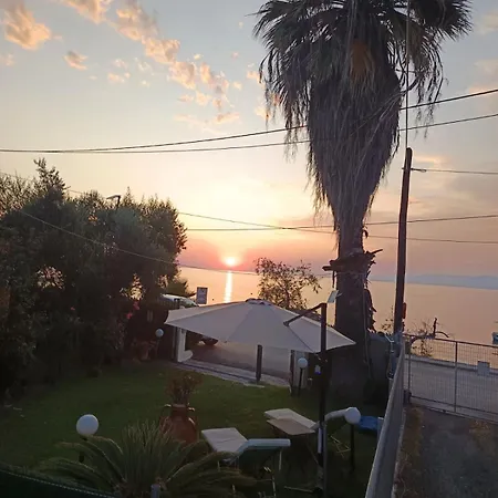 Sunset Oasis Apartment